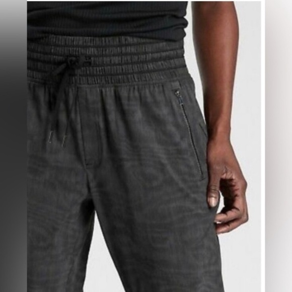 Athleta Camden Printed Athletic Jogger Pant in Black Moire - Picture 3 of 12